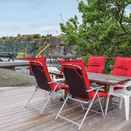 Awesome In W/ 5 Bedrooms * 산데피요르드